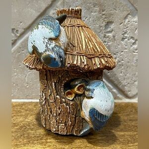 Vintage Bossons birds feeding babies in birdhouse wall decor